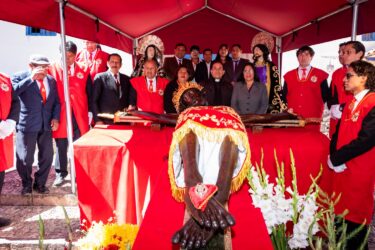 Dirección Desconcentrada de Cultura de Cusco entregó conservada y restaurada la sagrada imagen del Señor de los Temblores