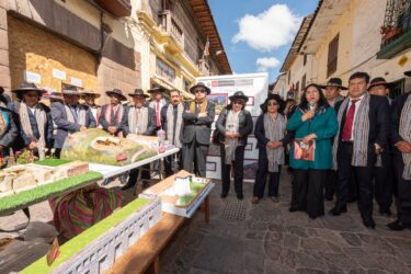 En su mes jubilar, Cultura Cusco presenta expo urbano “Chaninchana Ñaupa Llank’aykunata”