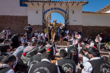 CULTURA CUSCO, ARZOBISPADO Y DEVOTOS IMPLEMENTAN ACCIONES PARA PROTEGER Y RESTAURAR LA IMAGEN DEL PATRÓN SAN CRISTÓBAL