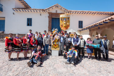 DIRECCIÓN DESCONCENTRADA DE CULTURA DE CUSCO ENTREGÓ IMAGEN RESTAURADA DE LA VIRGEN DEL CARMEN DE LA PARROQUIA DE LA ALMUDENA