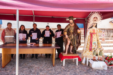 DIRECCIÓN DE CULTURA DE CUSCO ENTREGA IMÁGENES RESTAURADAS DE SAN ROQUE Y LA VIRGEN LA MERCED A LAS PARROQUIAS DE LA ALMUDENA Y HUAROCONDO