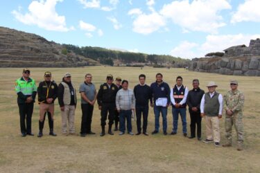 INSPECCIONAN DIVERSOS SECTORES DE SAQSAYWAMAN PARA DEFINIR RUTAS DE INGRESO Y SALIDA DE FELIGRESES