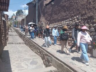 PROFESORAS Y ALUMNAS CONOCIERON CAMINOS AL CHINCHAYSUYU Y ANTISUYU EN VISITA GUIADA DE LA DIRECCIÓN DE CULTURA DE CUSCO